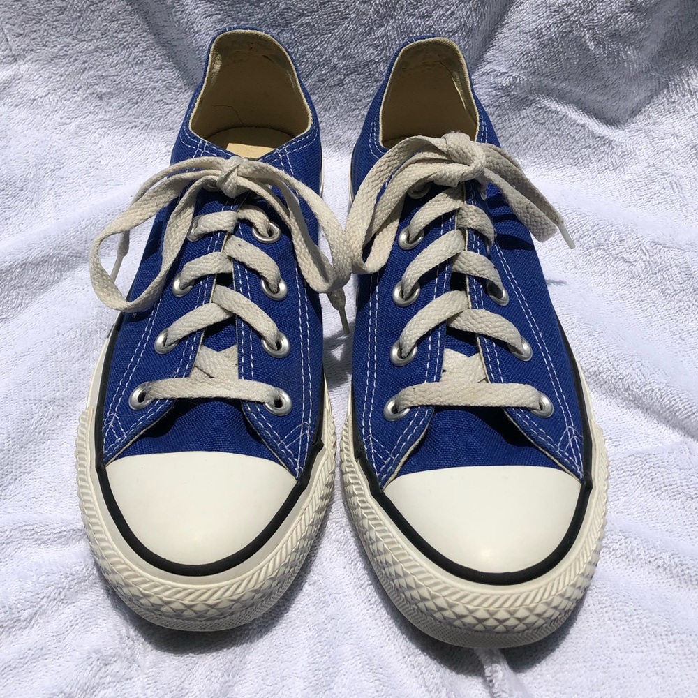 Blue lowtops